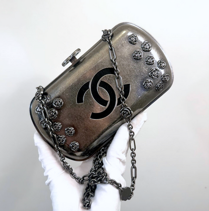 Chanel 2015 Make Fashion Not War Minaudière_1