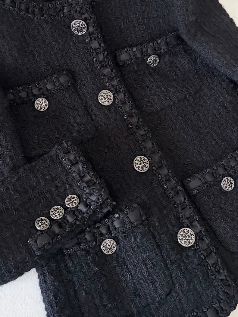 Chanel 16A black Tweed Jacket