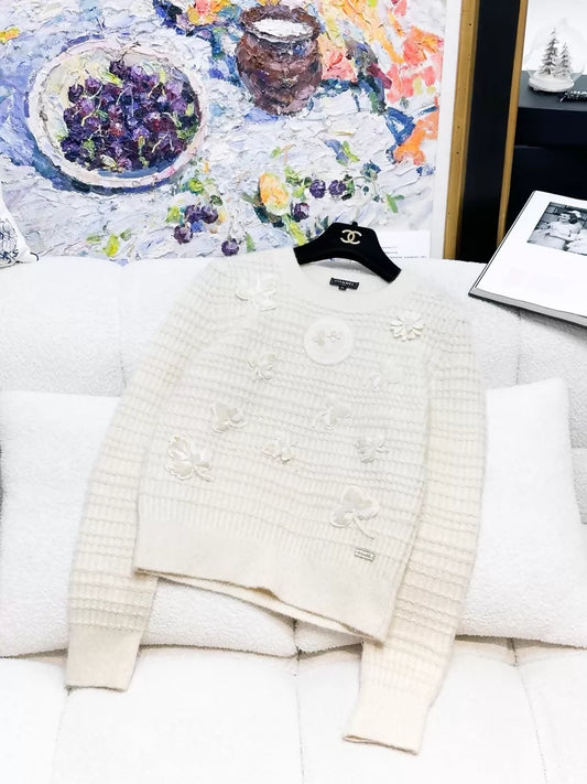 Chanel 18B ecru cashmere sweater