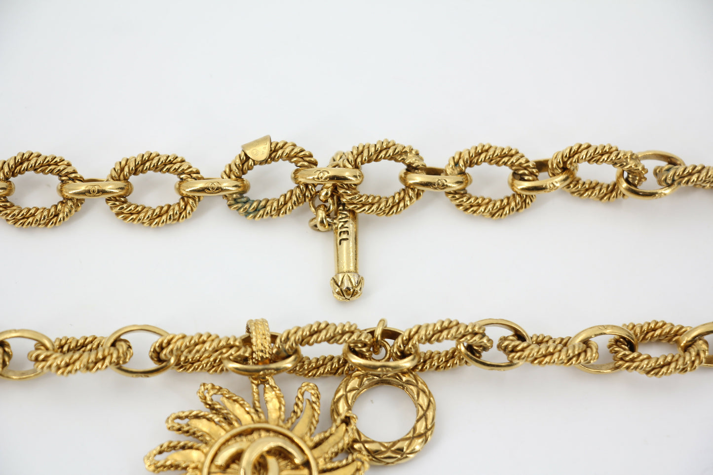 Chanel Vintage 94A Gold-plated Pendant Sun CC Chunky Chain Long Necklace