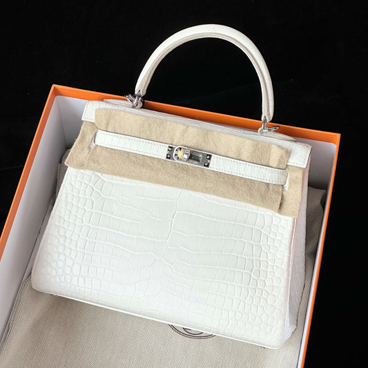 Hermès Kelly Sellier 25 Q3 Crème Porosus Crocodile Matte with Palladium Hardware K Stamp