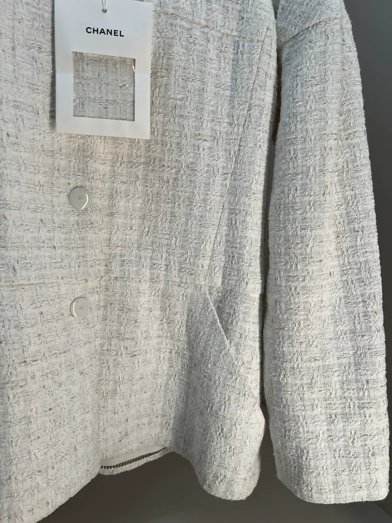 Chanel 25C white tweed hooded jacket