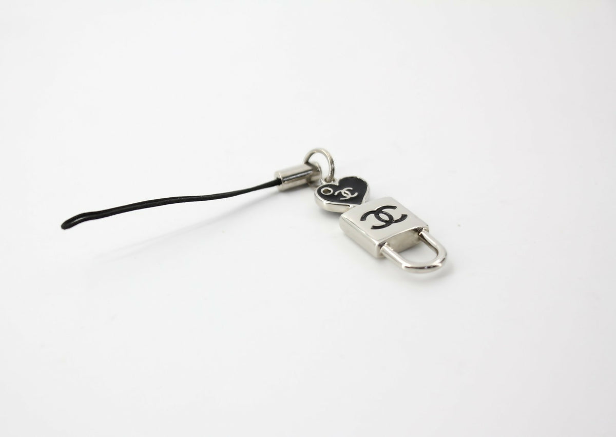 Chanel Vintage 07P Metal Silver Keyring Bag Charm