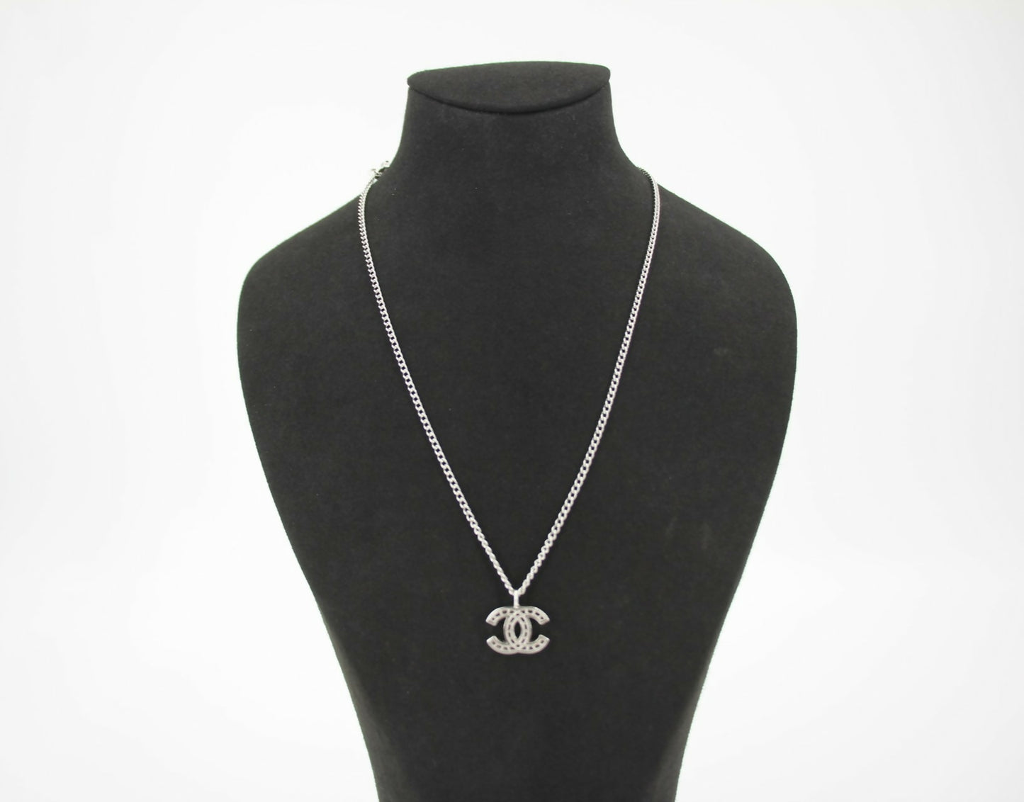 Chanel Vintage 07V Metal Quilted Silver CC Necklace