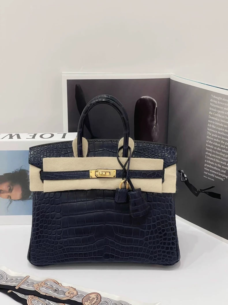 Pre-owned Hermès Birkin 25 deep blue matte alligator leather gold hardware