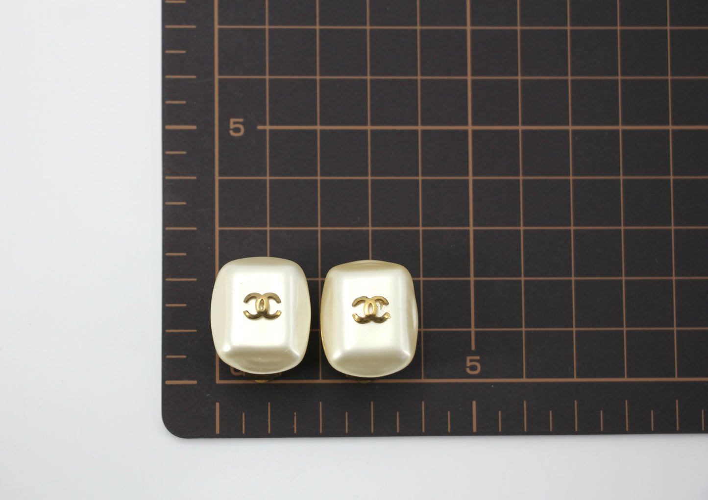 Chanel Vintage 95A Imitation Pearl Rectangular CC Clip-on Earrings