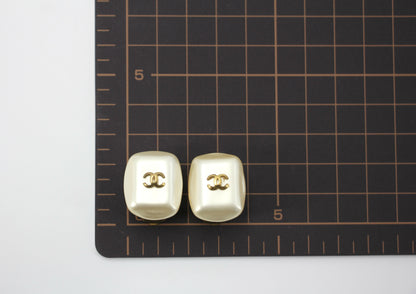 Chanel Vintage 95A Imitation Pearl Rectangular CC Clip-on Earrings