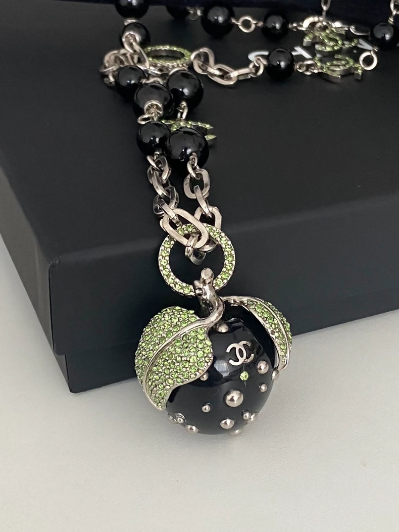 Chanel apple-shaped black beaded long necklace