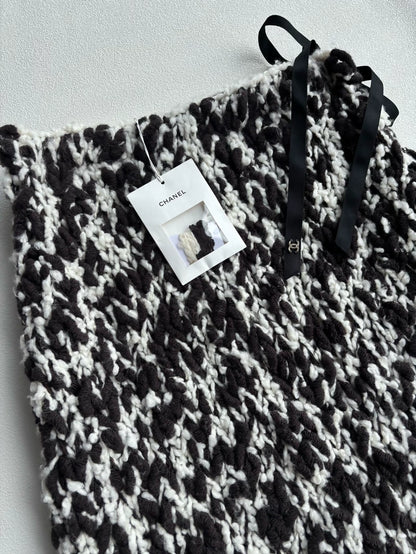 Chanel 24K brown and white knitted skirt