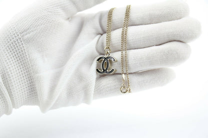 Chanel Vintage 06V Enamel Classic Black CC Light Gold Necklace