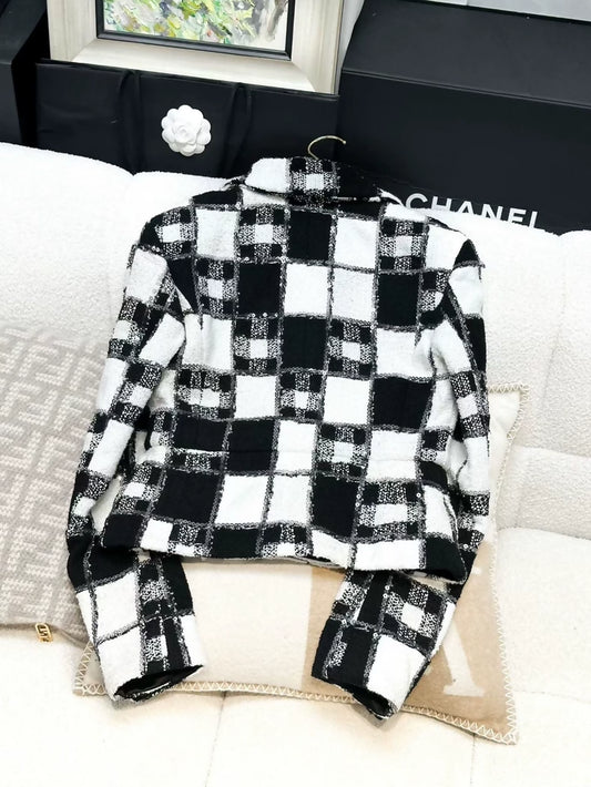 CHANEL 24S black & white tweed jacket