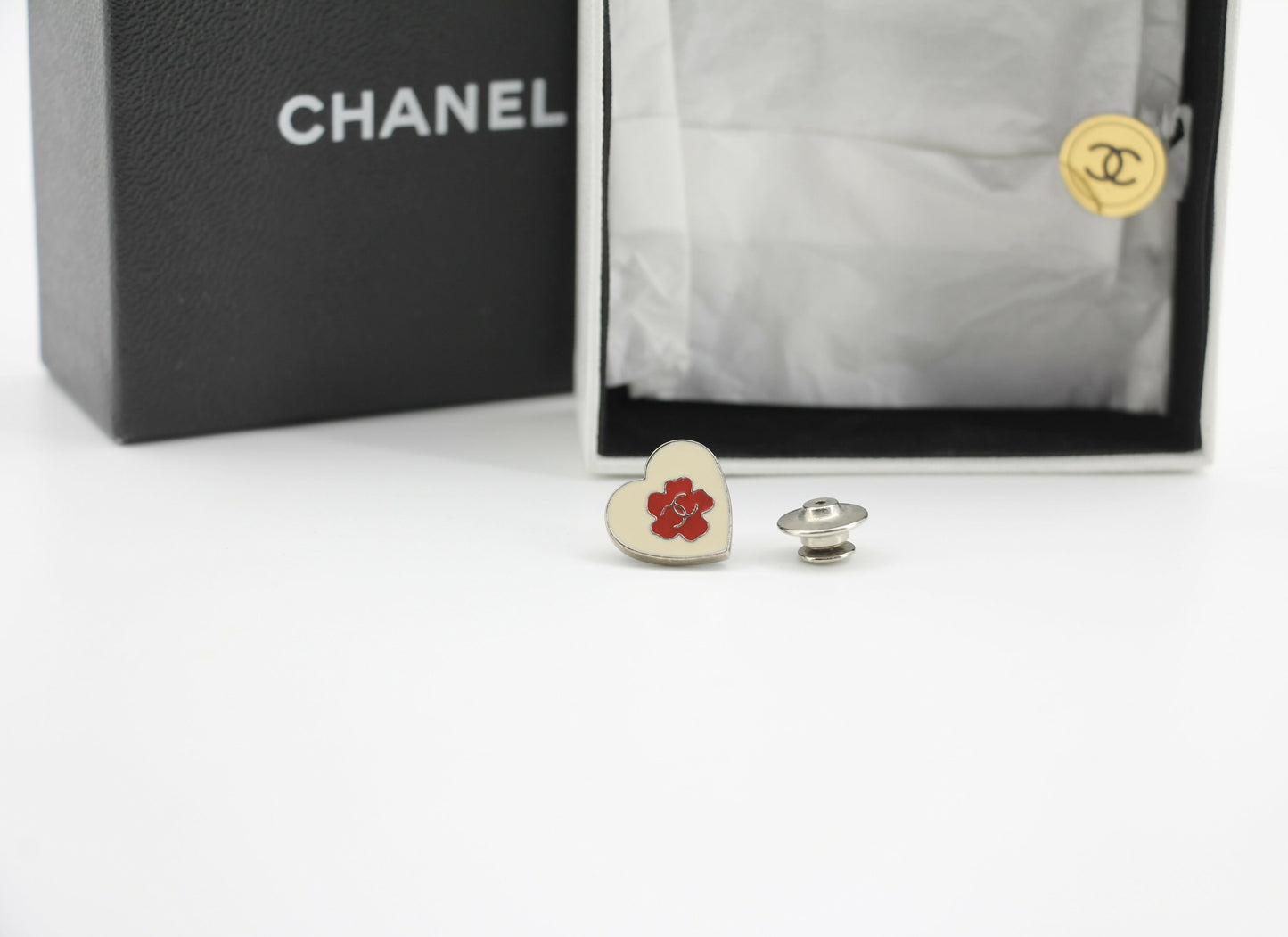 Chanel Vintage 03A Metal American Style Heart Brooch