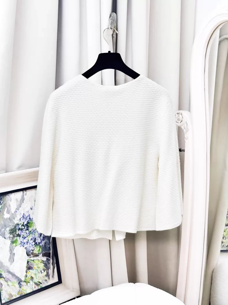 Chanel 25P white cape-style knit cardigan