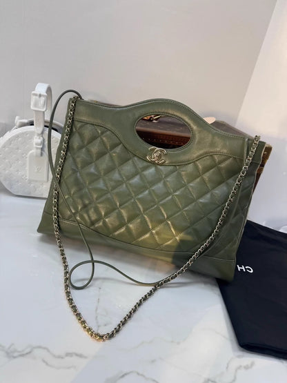 Chanel 24B 31 bag (36*30*9 cm, medium size
