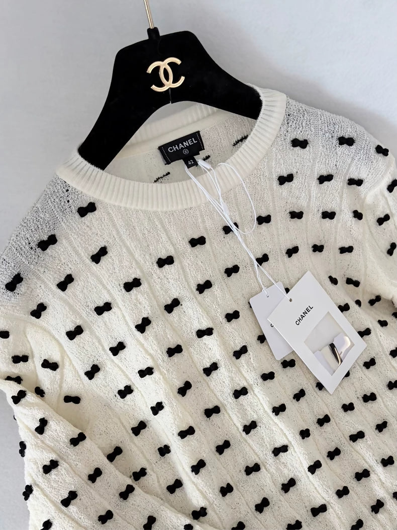 Chanel 25K bow embroidered ecru knit sweater