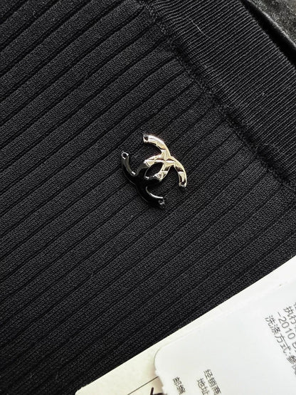 Chanel 25B Black Top