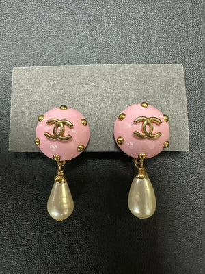 Chanel Vintage 96C Imitation Pearl & Resin Light Pink Bean Clip-on Earrings