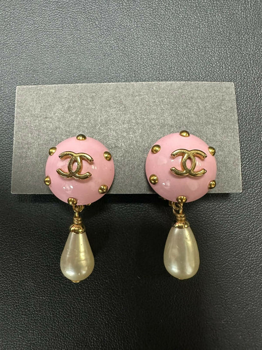 Chanel Vintage 96C Imitation Pearl & Resin Light Pink Bean Clip-on Earrings