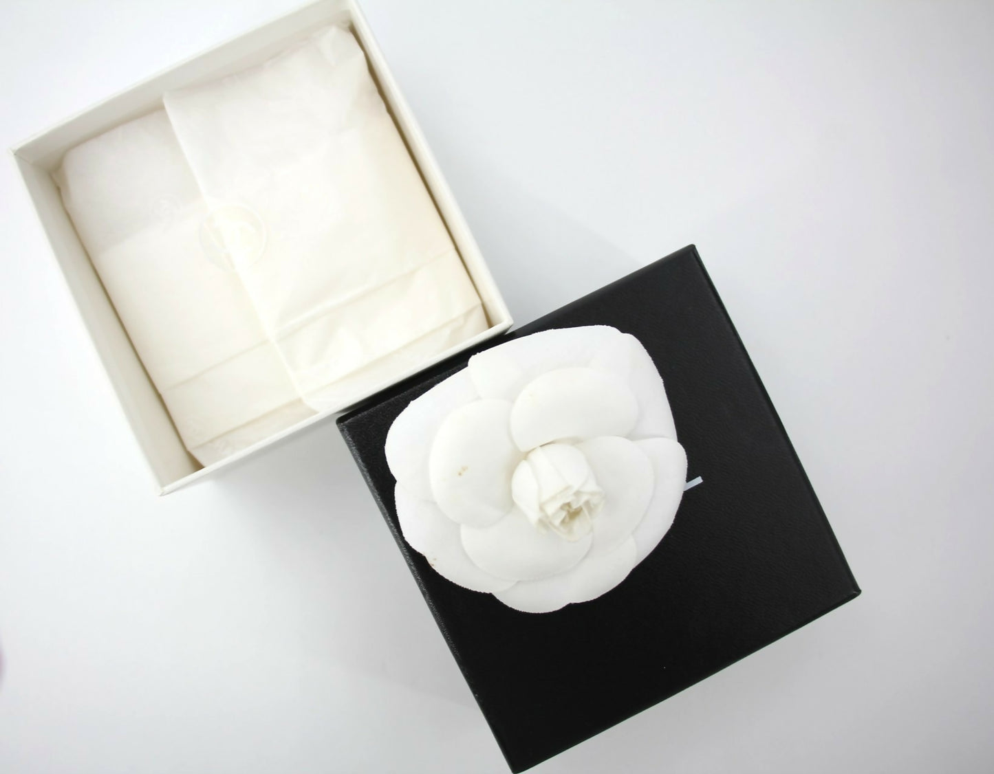 Chanel Vintage 81-85 White Silk Camellia Brooch