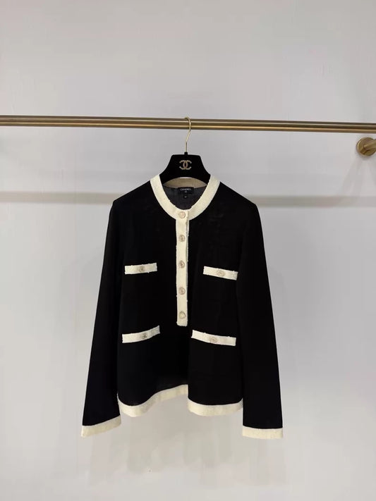 Chanel 25A Black and White Four-Pocket Knit Sweater