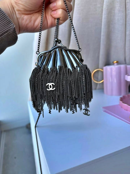 Chanel Vintage FW 2007 Runway Chain Shell Minaudiere.