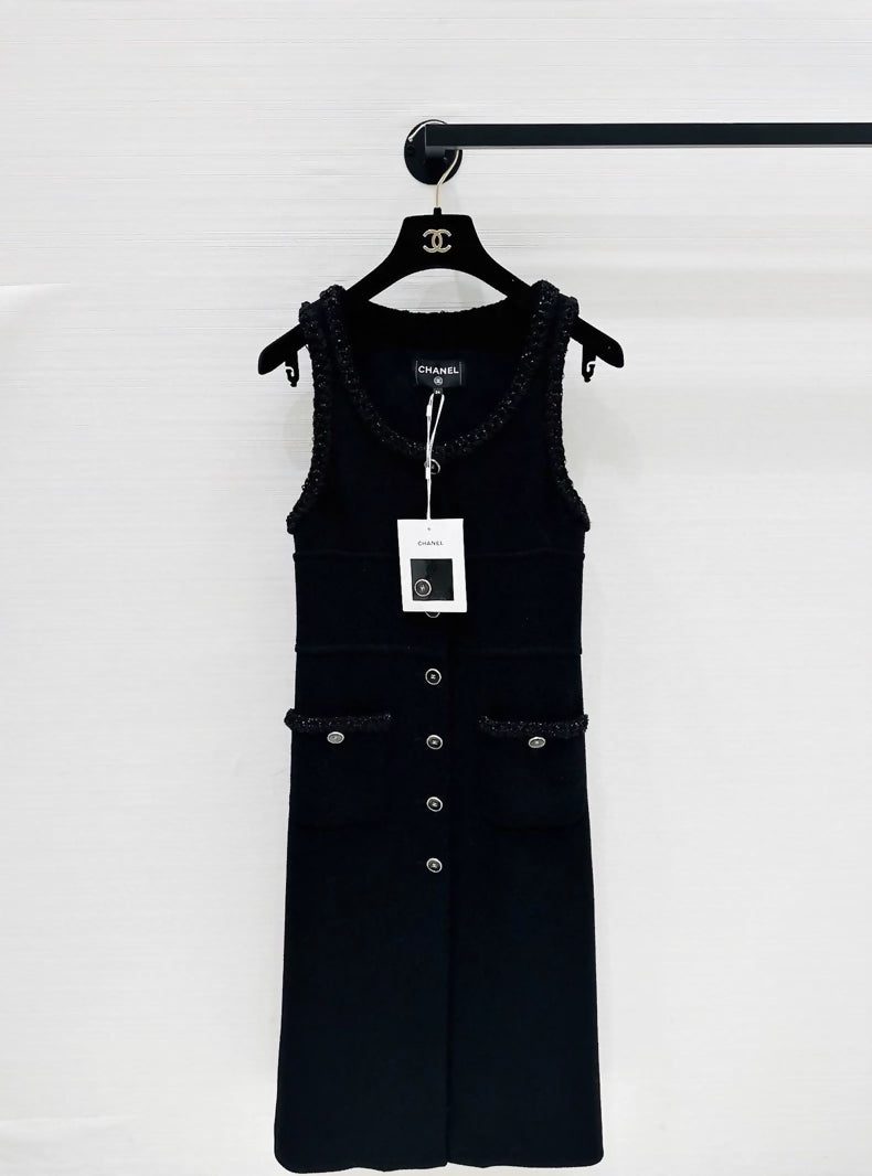Chanel 25B black dress