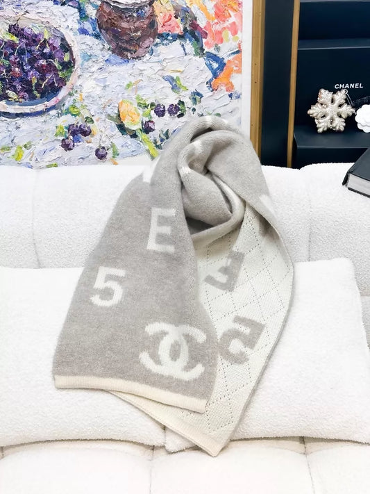 Chanel 21B grey ecru Double C Scarf