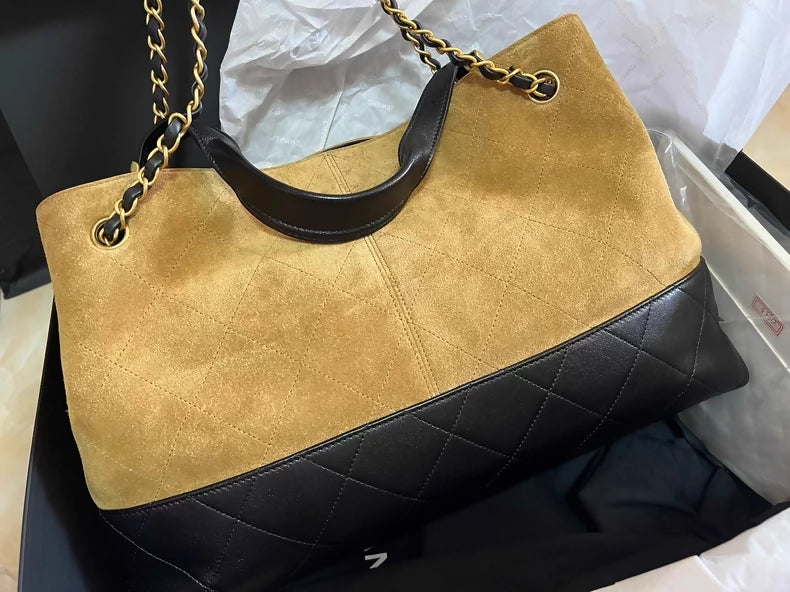 Chanel 25A suede bag, large size,