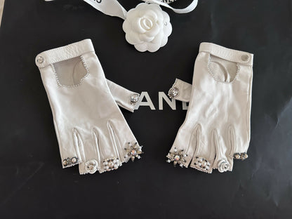 Chanel white fingerless gloves