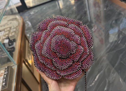 Chanel 2018 Camellia Strass and Resin Evening clutch bag in pink