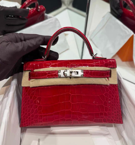 Hermès Mini Kelly Ferrari Red Shiny Alligator Palladium Hardware