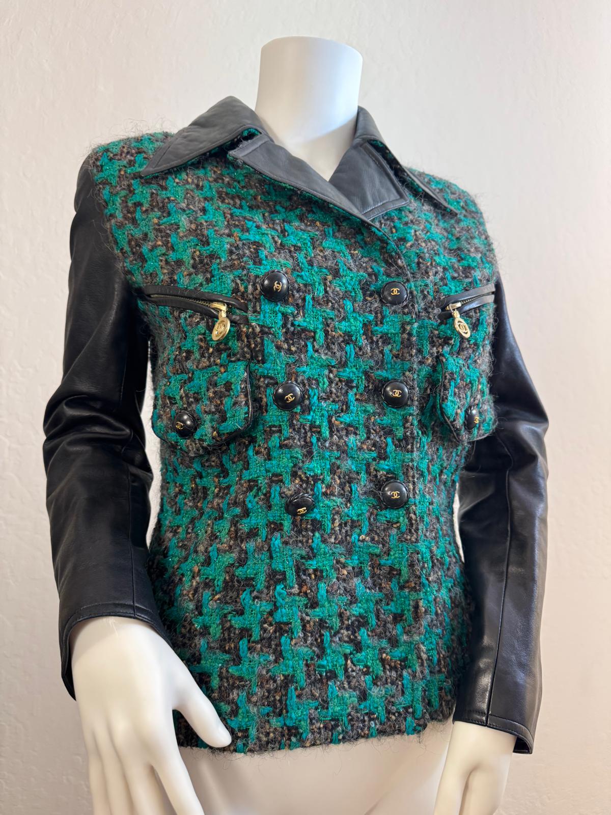 Rare Chanel Vintage 1992 Houndstooth Tweed Leather Jacket. Size 34