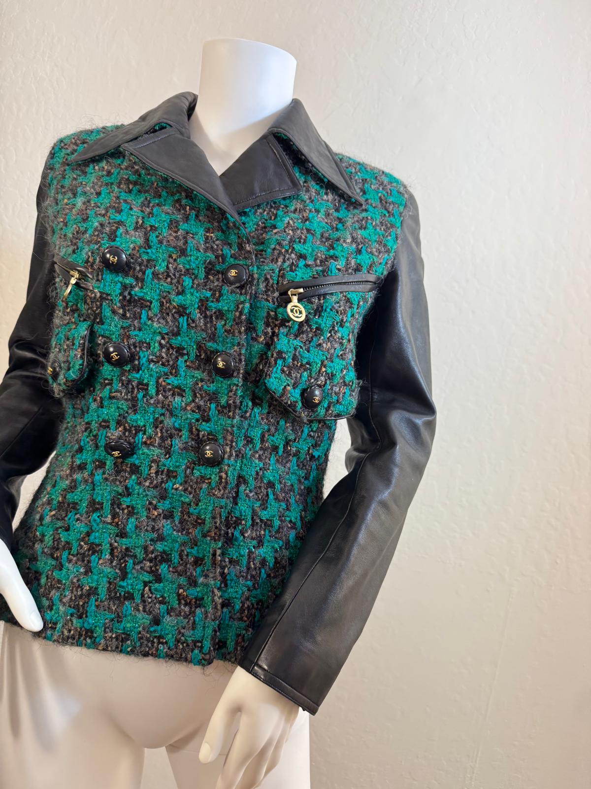 Rare Chanel Vintage 1992 Houndstooth Tweed Leather Jacket. Size 34