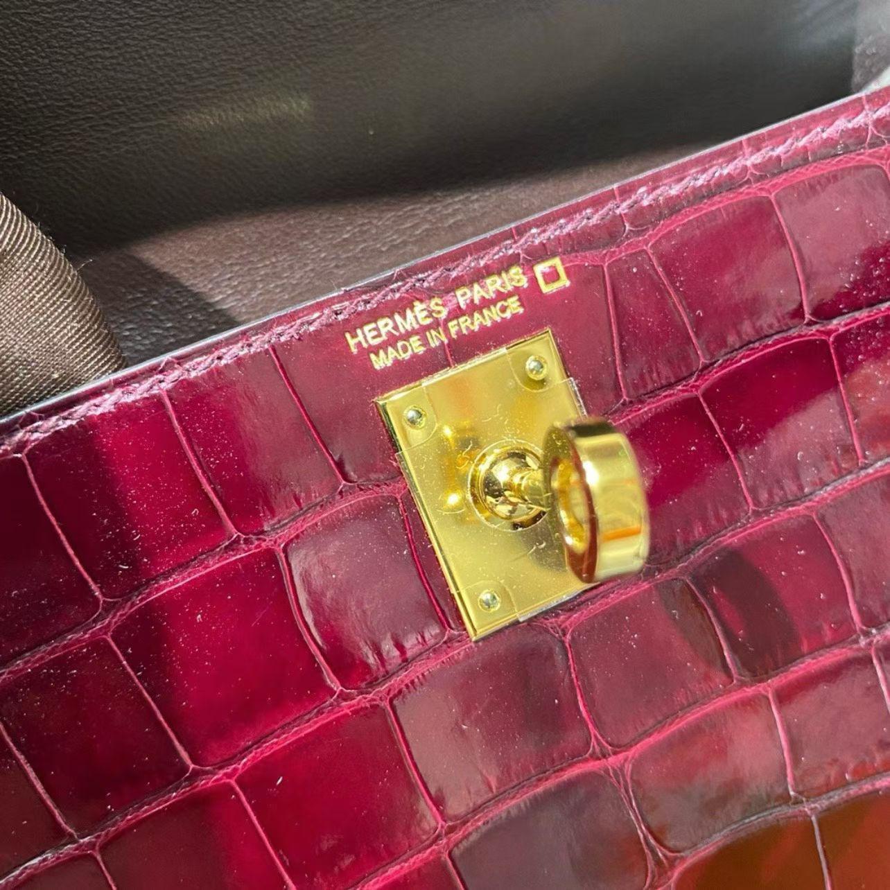 HERMÈS MINI KELLY 20 BORDEAUX SHINY ALLIGATOR GOLD HARDWARE