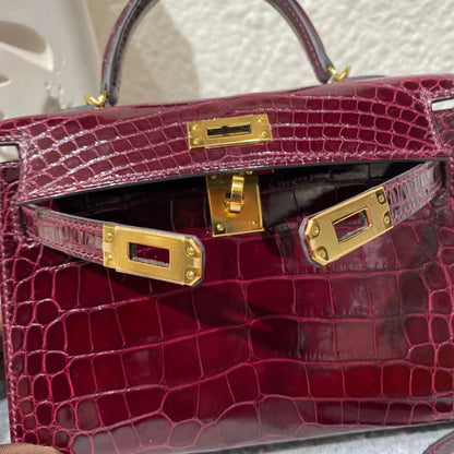 HERMÈS MINI KELLY 20 BORDEAUX SHINY ALLIGATOR GOLD HARDWARE