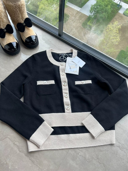 Chanel 25k black/ecru cashmere top