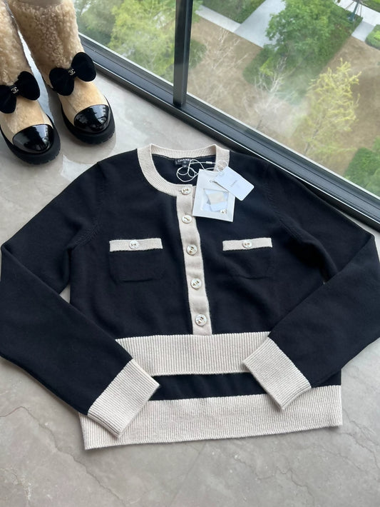 Chanel 25k black/ecru cashmere top