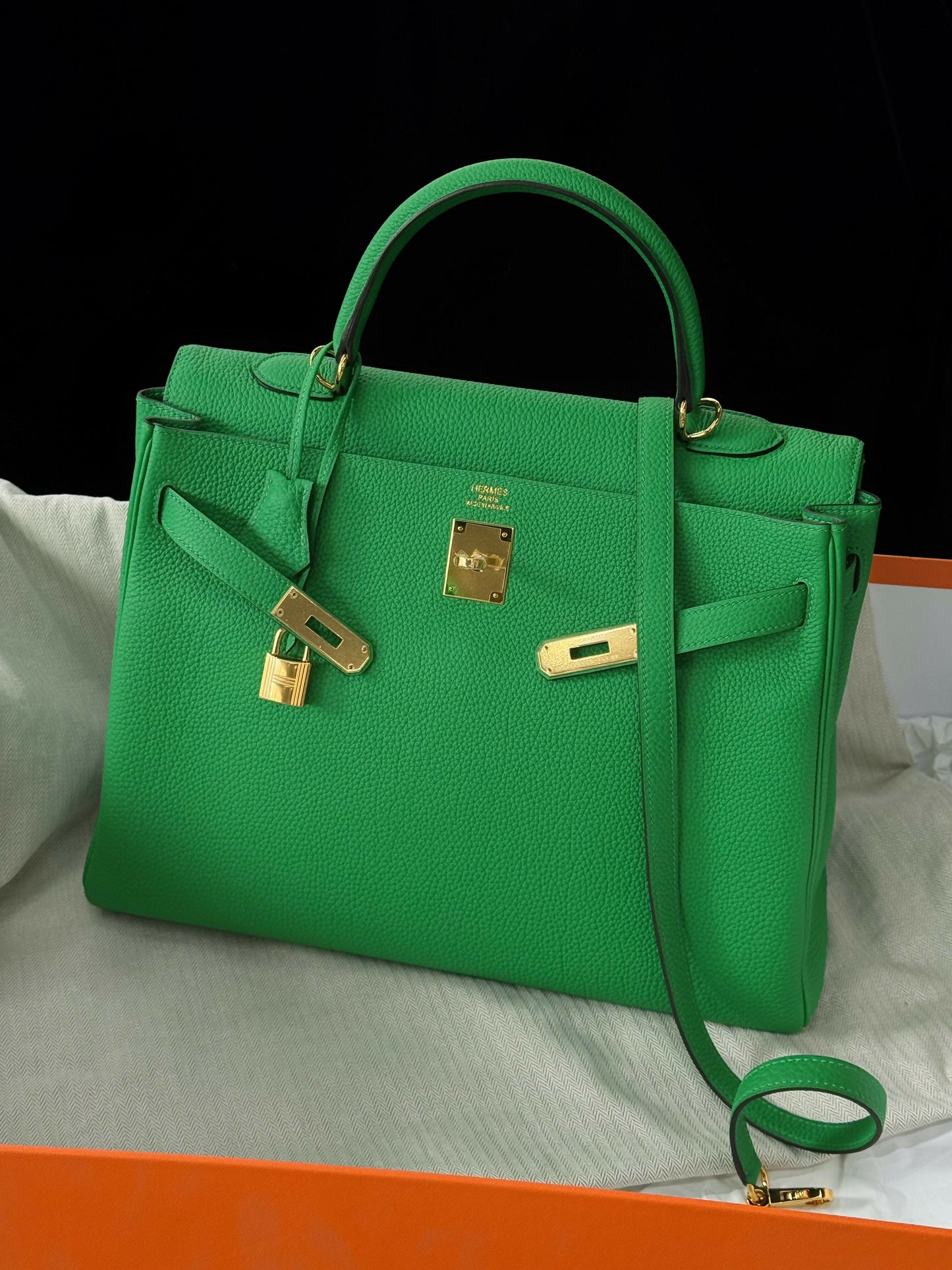 Hermès Kelly Retourne 35 Bambou Togo with Gold Hardware