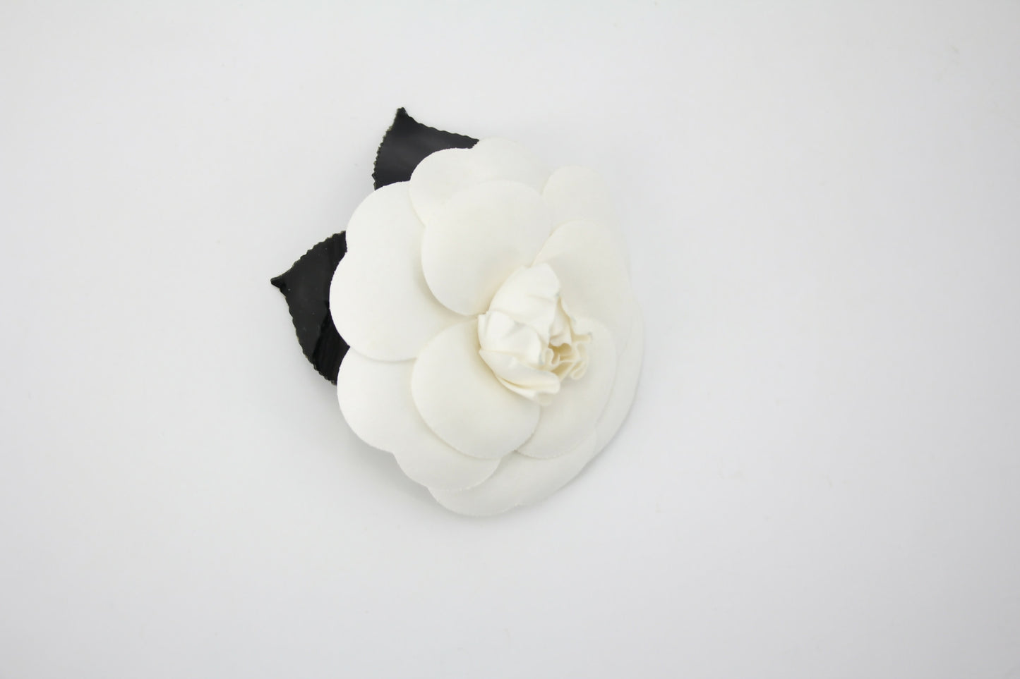 Chanel Vintage 81-85 Velvet Black Leaf White Camellia Brooch