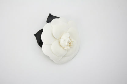 Chanel Vintage 81-85 Velvet Black Leaf White Camellia Brooch