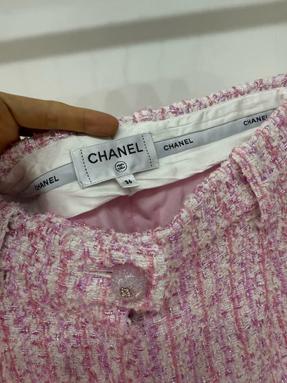 Chanel 25P shorts in pink tweed