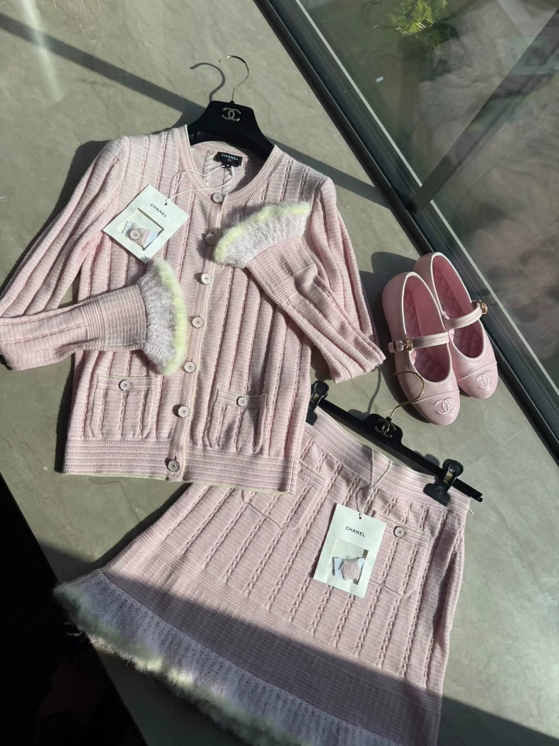 Chanel 25B pink knit set cardigan & skirt