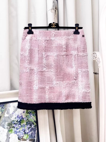 Chanel 22C pink tweed skirt