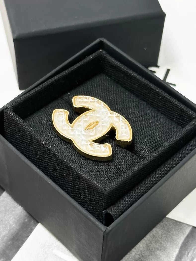 Chanel 24A Gold CC brooch