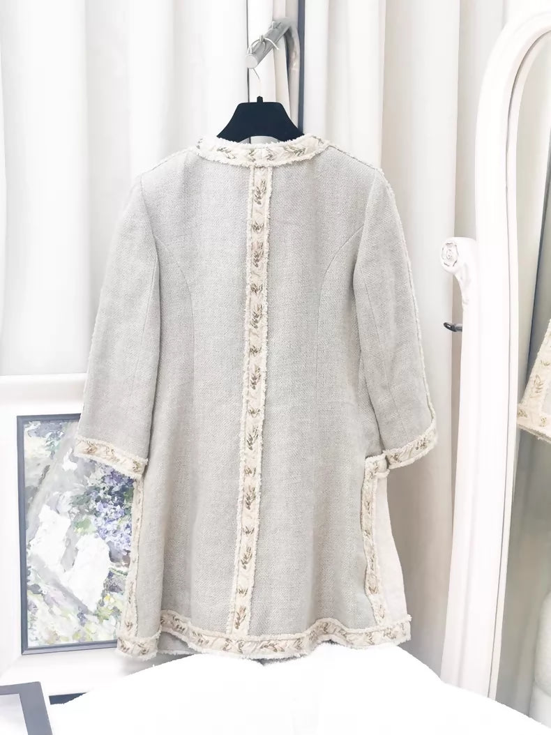 Chanel 2022 Fall/Winter beige tweed jacket