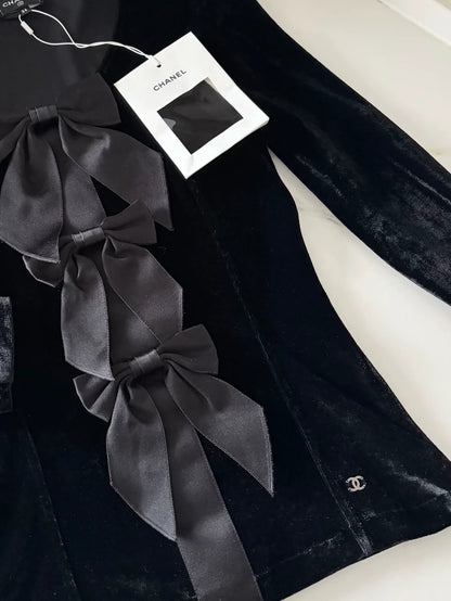 Chanel 25K Black Bow Velvet top