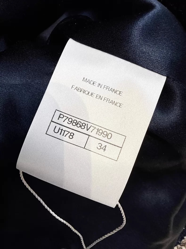 Chanel 25A navy blue tweed vest with fine shimmer and white gold trim