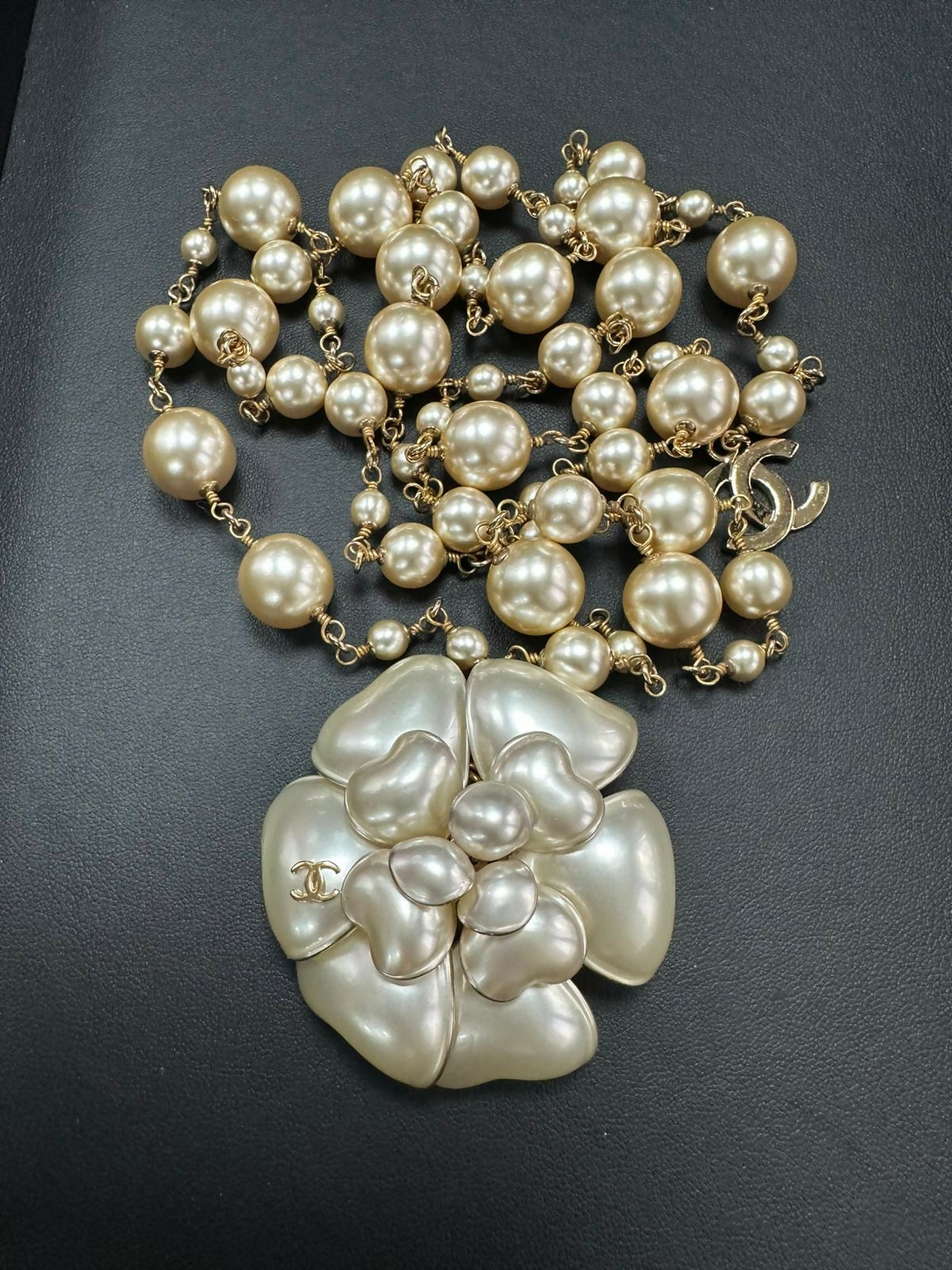 Chanel Vintage 2002 Imitation Pearl White Camellia Belt Waist Chain