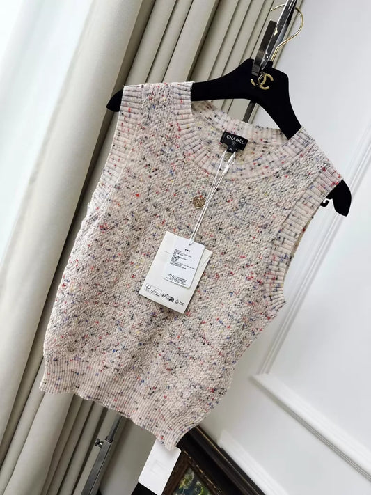 Chanel 25A beige tweed top