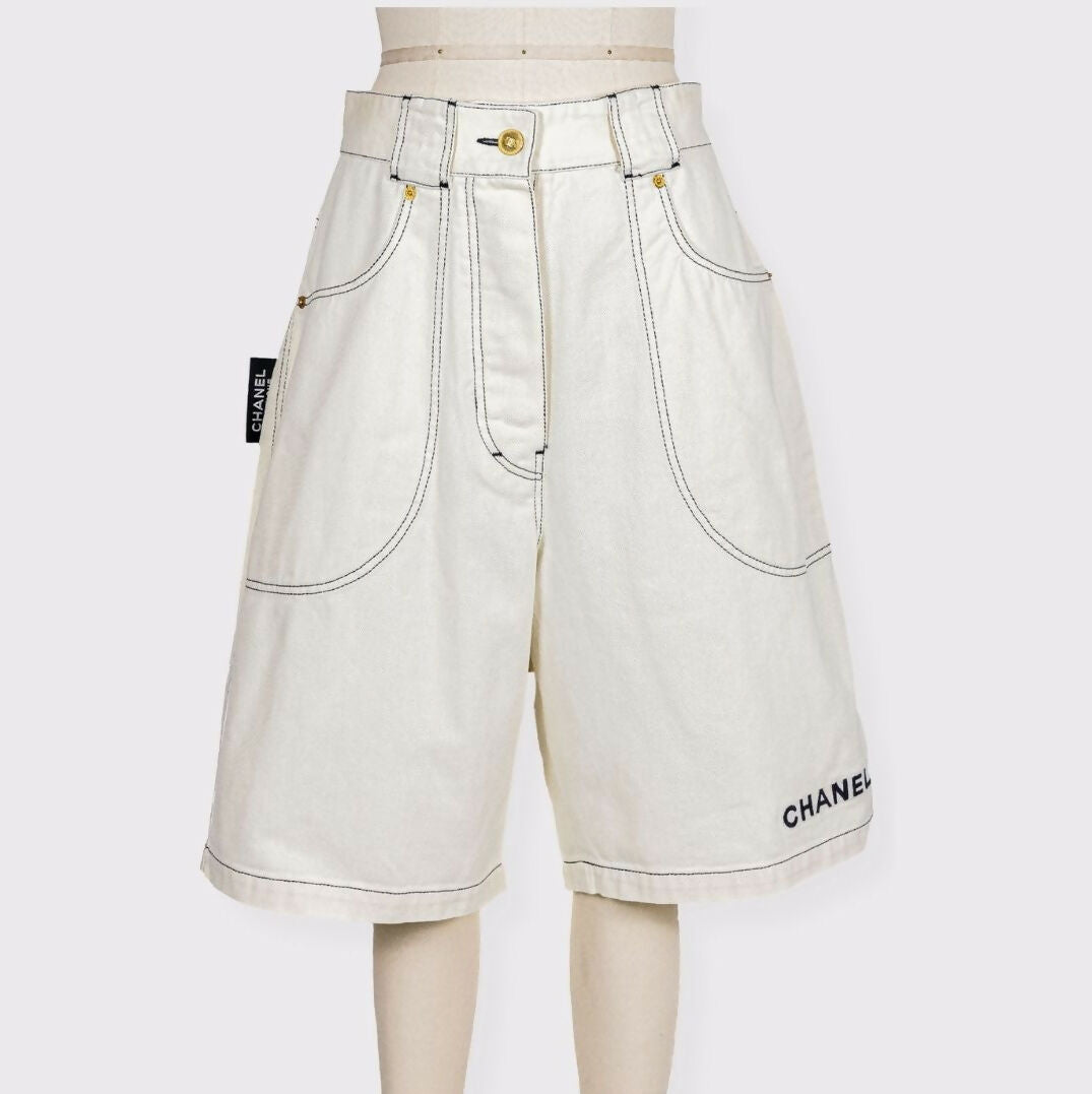 CHANEL ホワイト ハイウエストショーツ ヴィンテージ Chanel Vintage White High-Waisted Shorts – Wararni.com